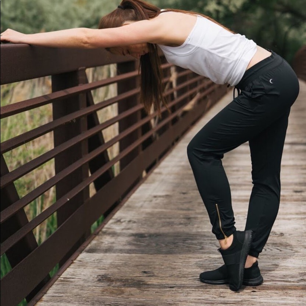 Zyia Active Pants Unwind Joggers Womens Size Small Black Elastic Drawstring Run